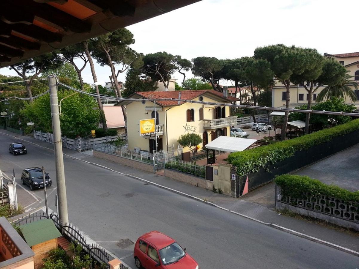 Casamare Gianluca Apartamento Marina di Massa Exterior foto